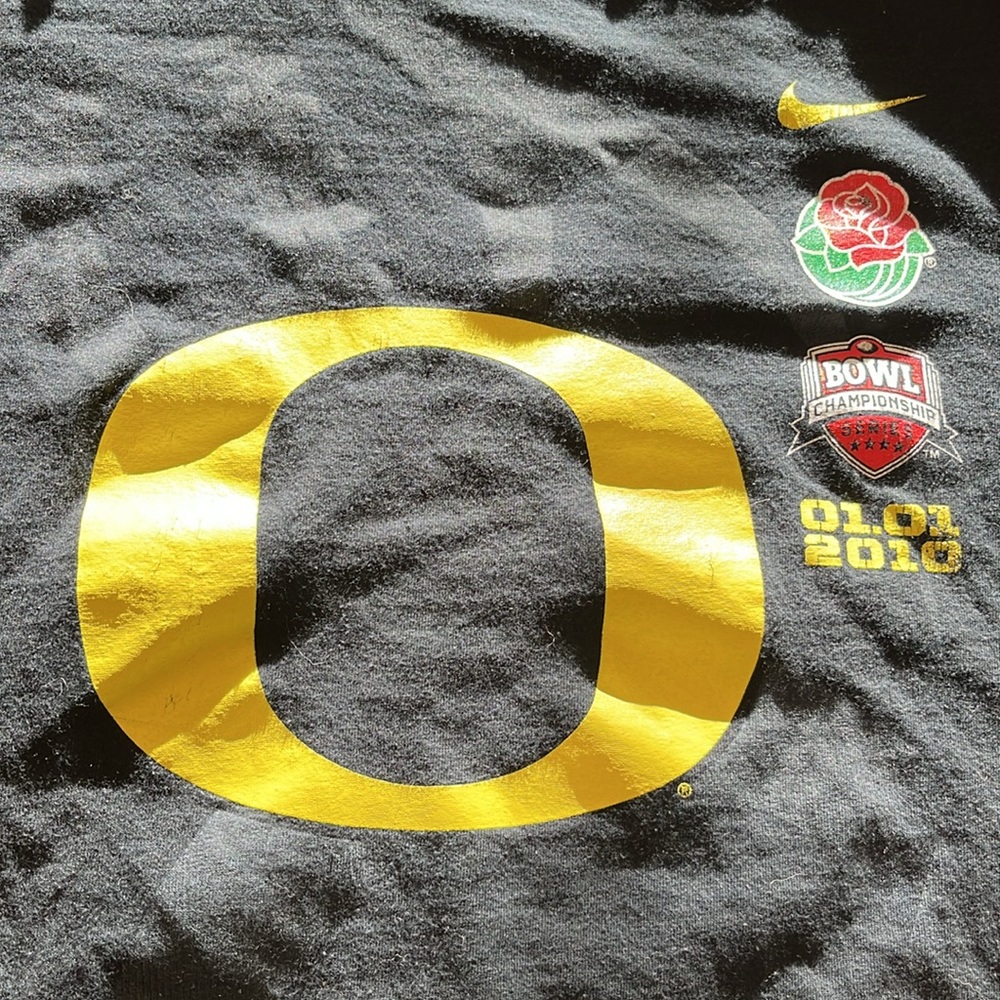 Graphic Tee - Picture 2 of 3